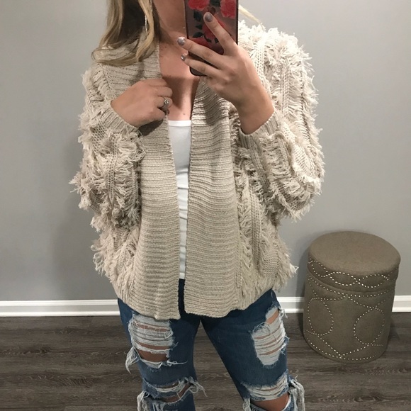 Sweaters - SALE✂️LAST1•Fringe Chic Taupe Cardi